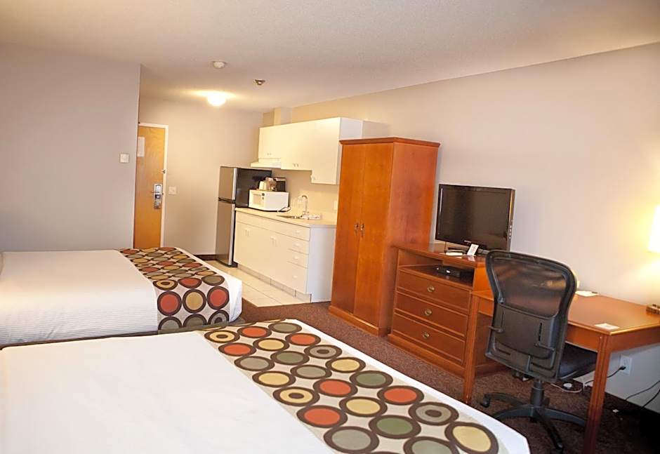 Super 8 by Wyndham Cochrane