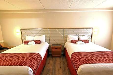 2 Queen Bed Smoking