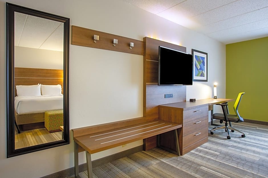 Holiday Inn Express Hotel & Suites Fort Wayne