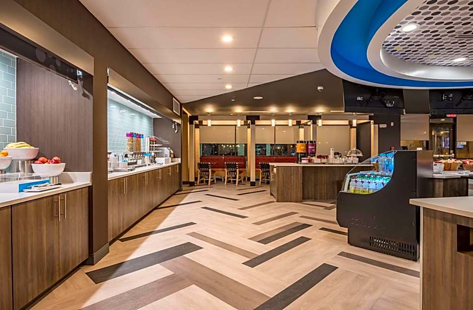 Tru by Hilton Garland, TX