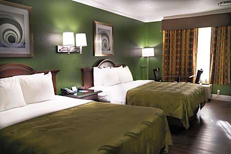 Accessible Room, 2 Queen Beds, Roll-In Shower, Non-Smoking