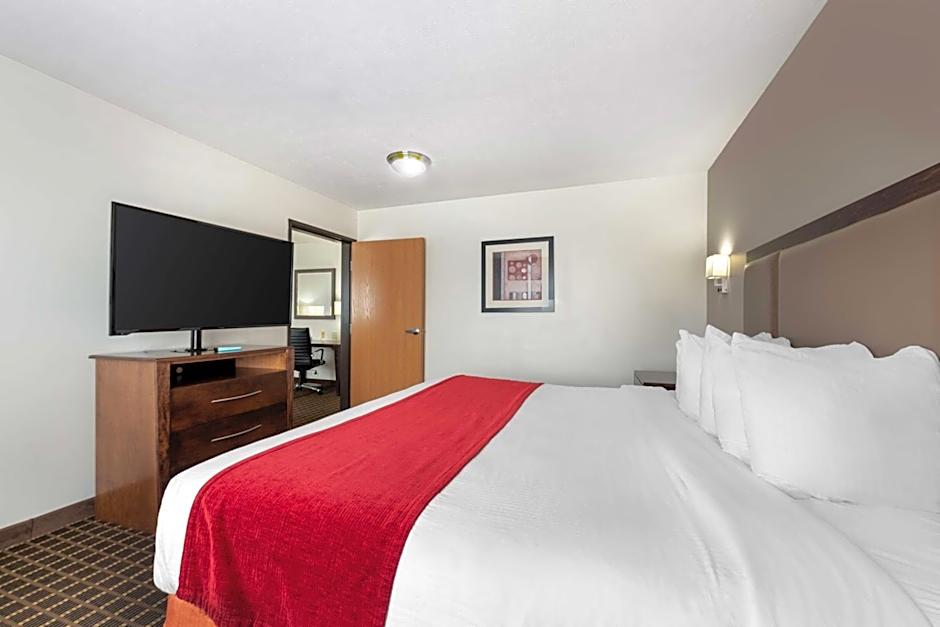 Best Western Plus Eagleridge Inn & Suites