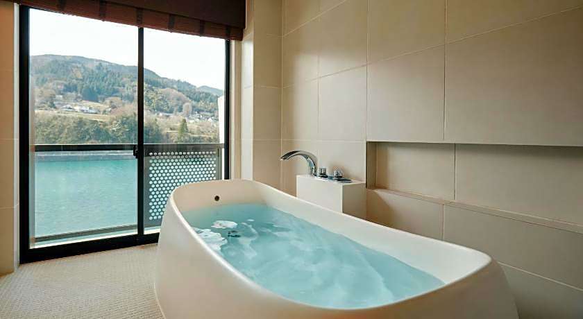 River Retreat Garaku