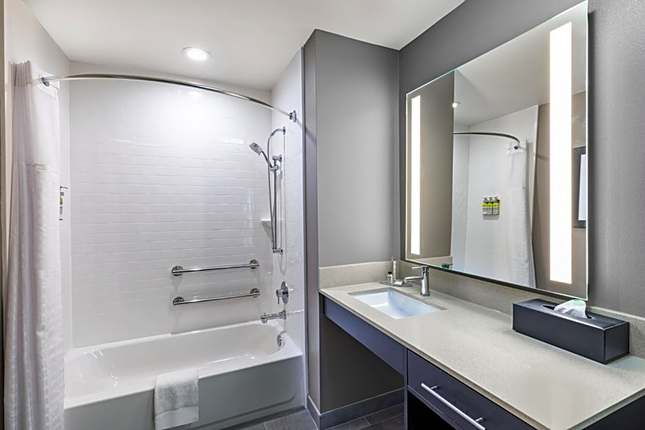 Staybridge Suites IAH Airport East By IHG