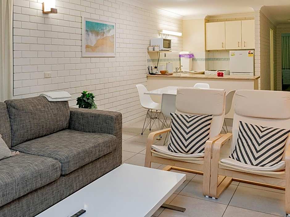 Trickett Gardens Holiday Inn