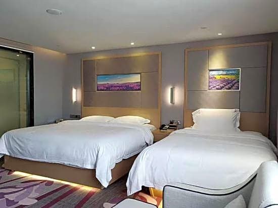 Lavande Hotel Heyuan Avenue Asia's first fountain