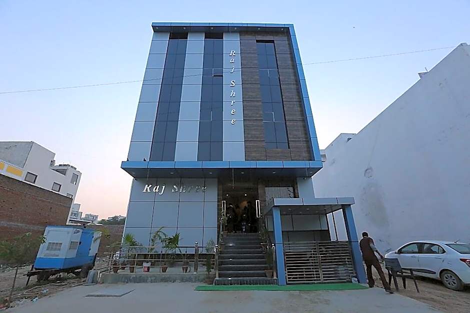 Hotel Rajshree – Agra, NC