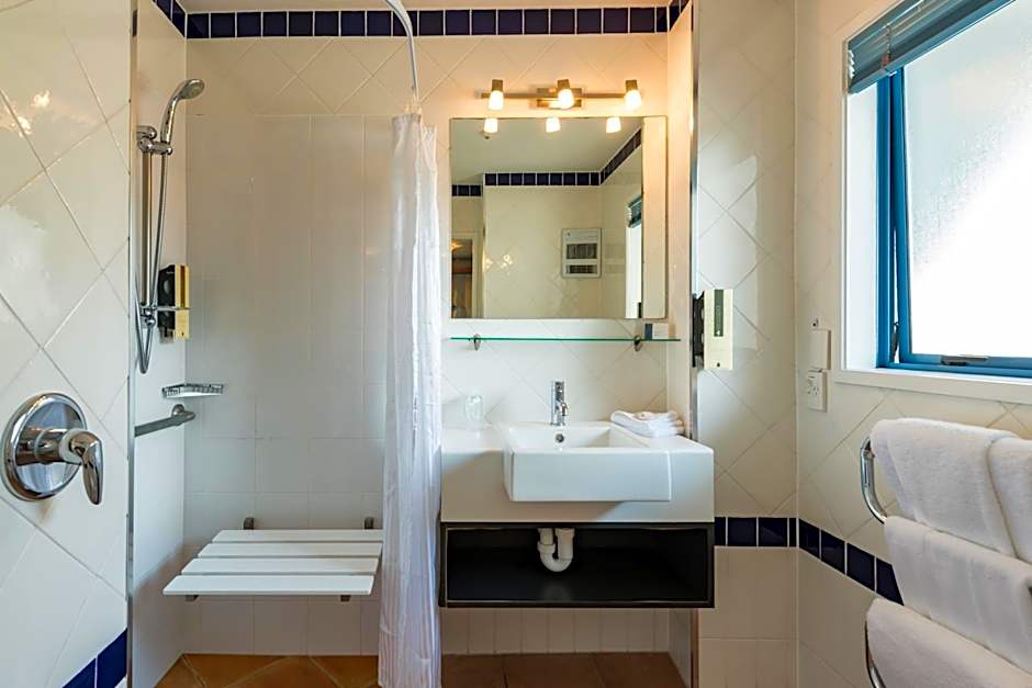 Blue Pacific Apartments