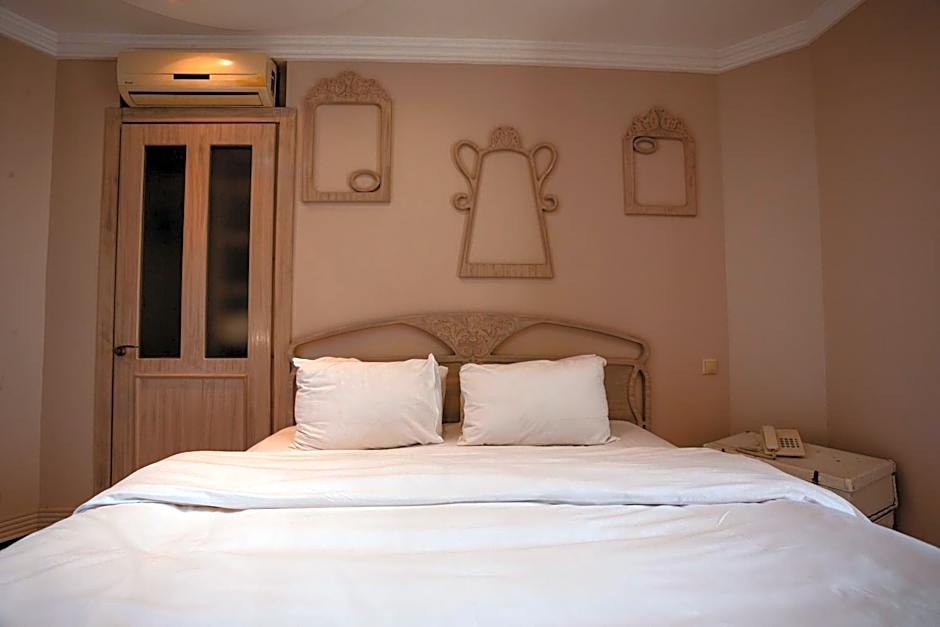 Piazza Boutique Hotel