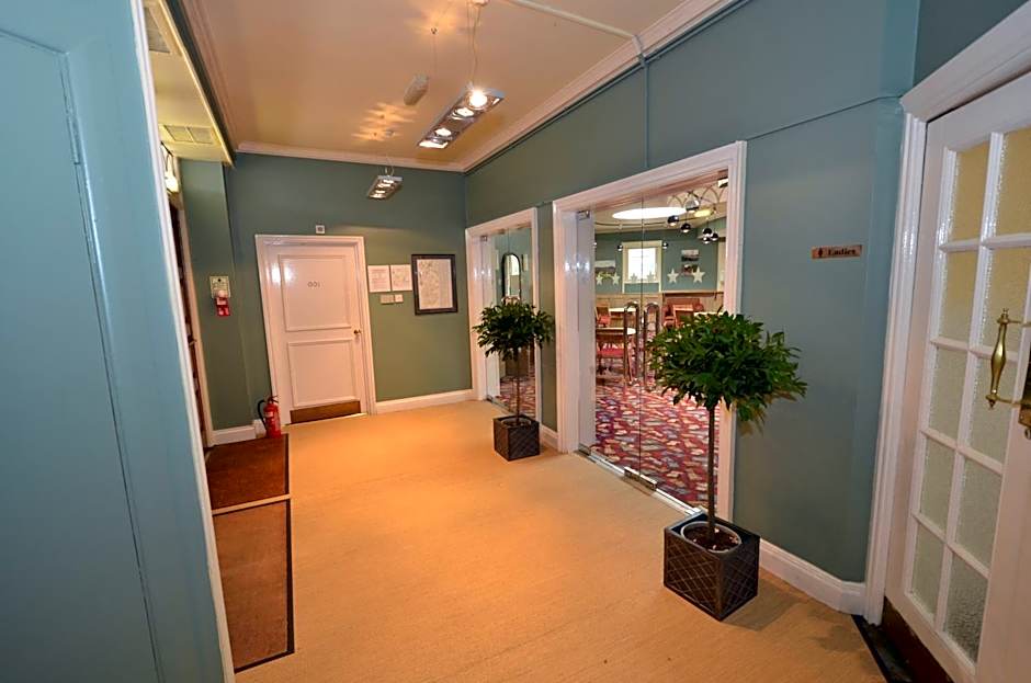 The Broadway Hotel and Carvery