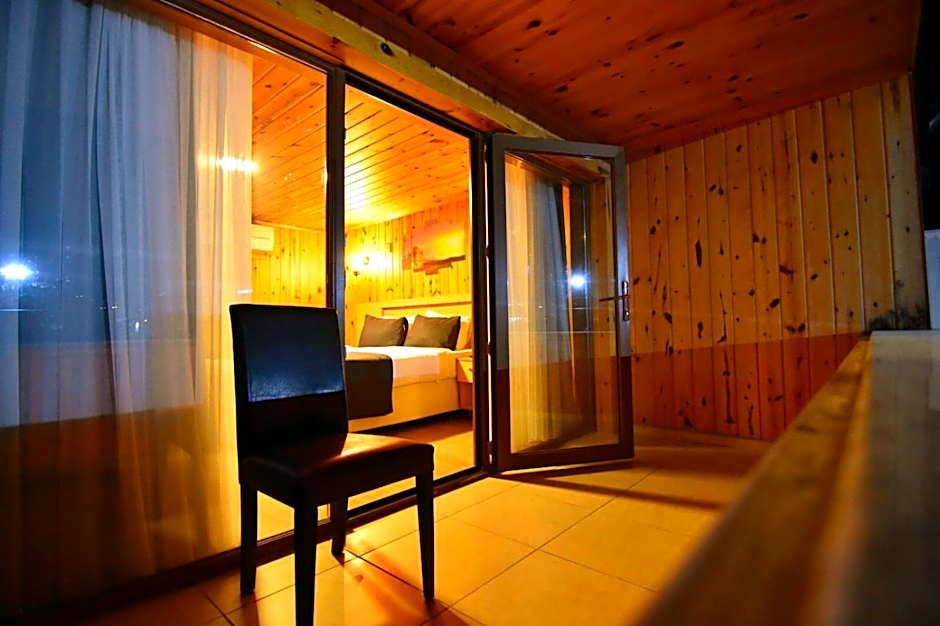 Green Palace Suite Hotel