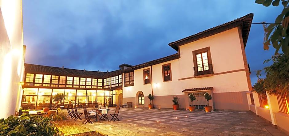 Hotel PAX Casona del Busto