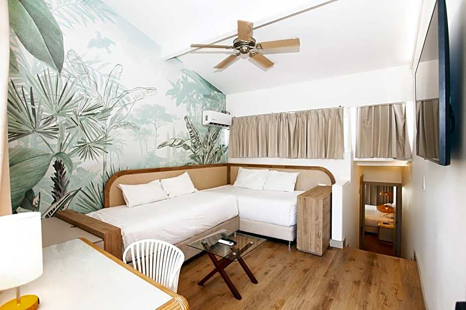 Hotel Cocoplum Beach