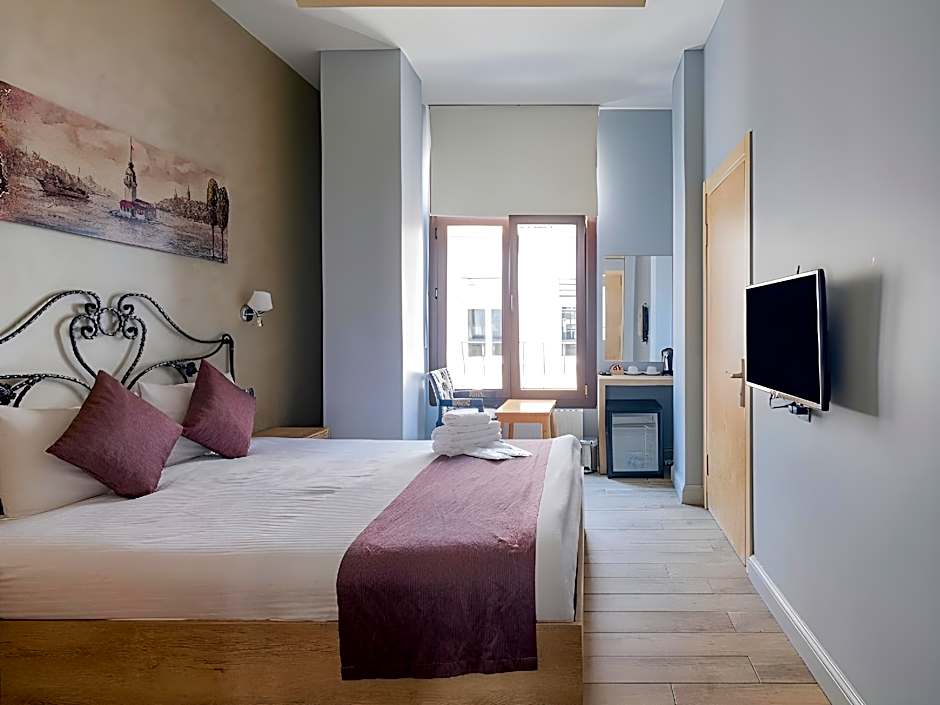 Ragip Pasha Apartment