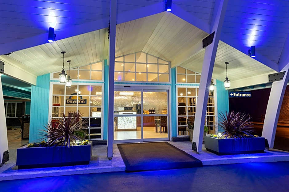 Rosewood Inn & Suites