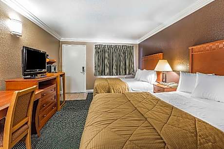 Queen Room with Two Queen Beds - Non-Smoking