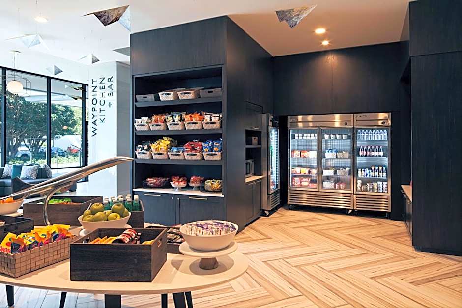 H Hotel Los Angeles, Curio Collection by Hilton