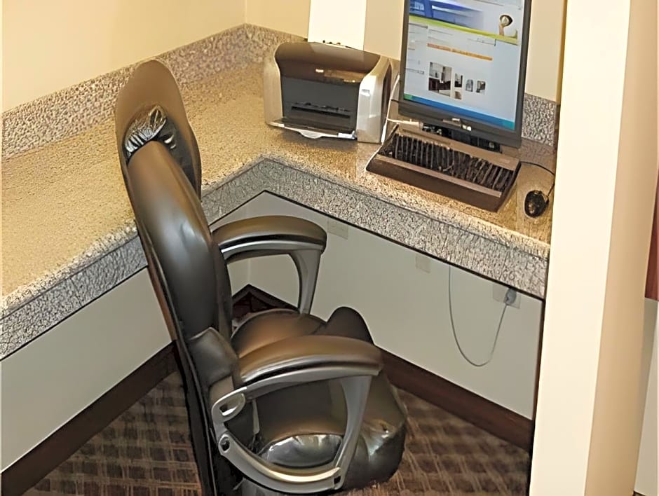 Holiday Inn Express Hotel & Suites Franklin - Oil City By IHG