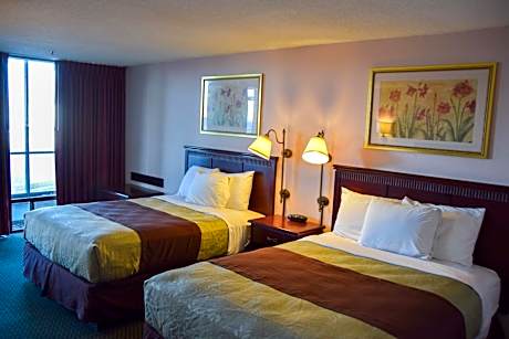 Queen Room with Two Queen Beds - Smoking