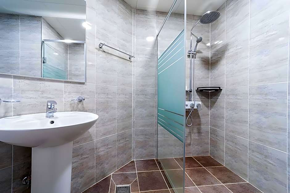 CozyCove Boutique Hotel