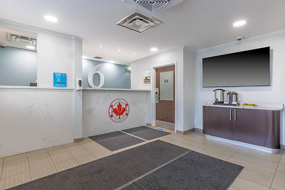 Studio 6 Toronto - Mississauga