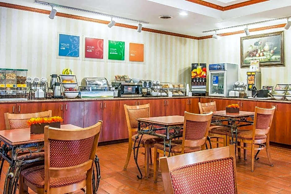 Quality Inn & Suites Ann Arbor Hwy 23