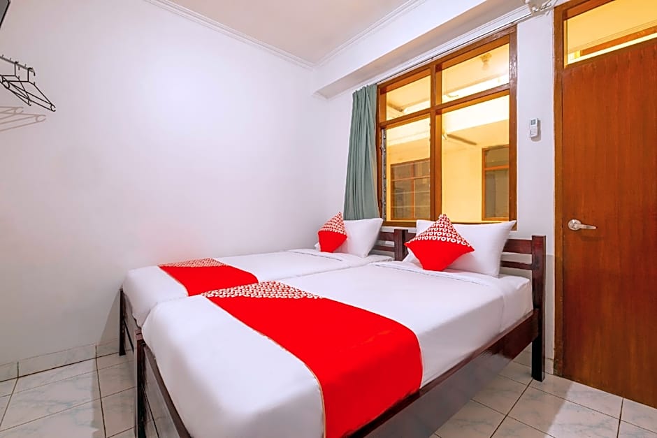 OYO 2265 Bunga Bakung Near RS Hermina Pasteur