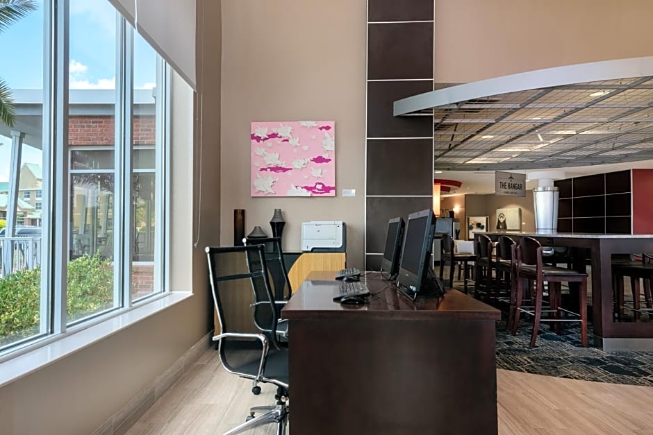 DoubleTree by Hilton Hotel Savannah Airport