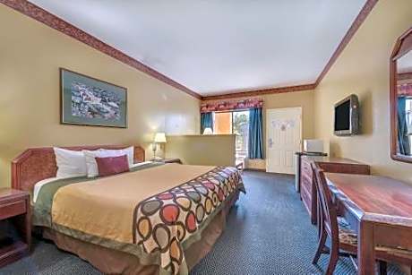 King Room - Second Floor/Non-Smoking