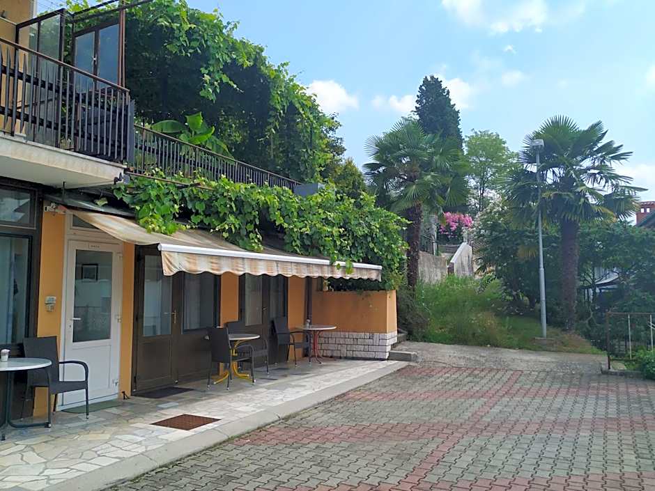 Accomodation Pertout