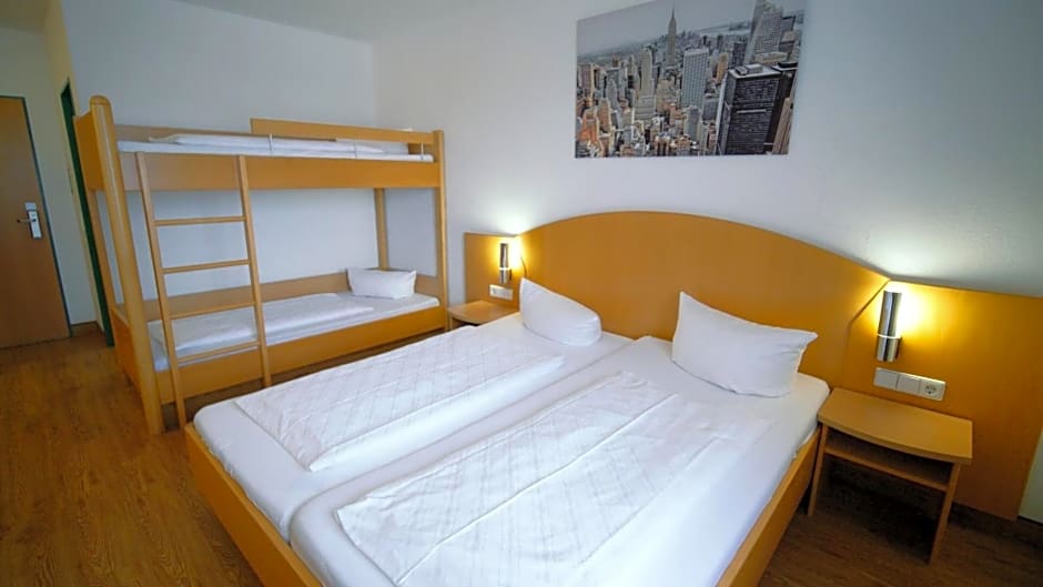 Hotel SunParc - SHUTTLE zum Europa-Park Rust 4km & Rulantica 2km