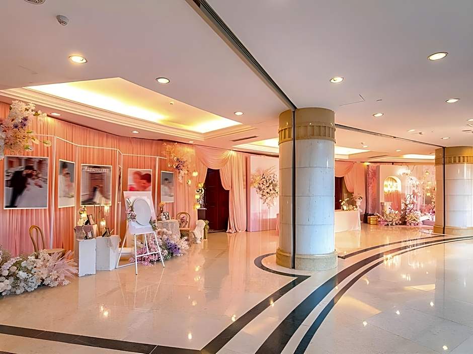 The Pavilion Hotel