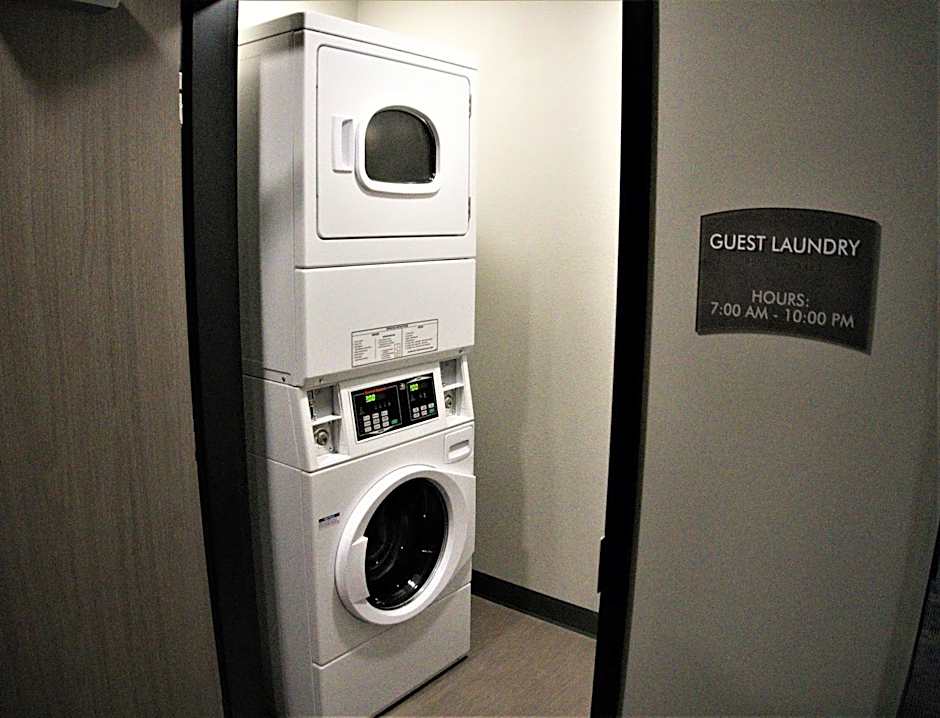Brookstone Inn & Suites