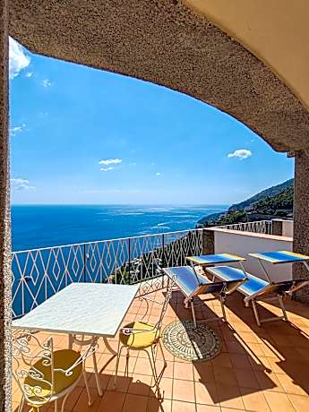 standard double or twin room with balcony sea view