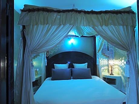 Double Room with Shared Bathroom