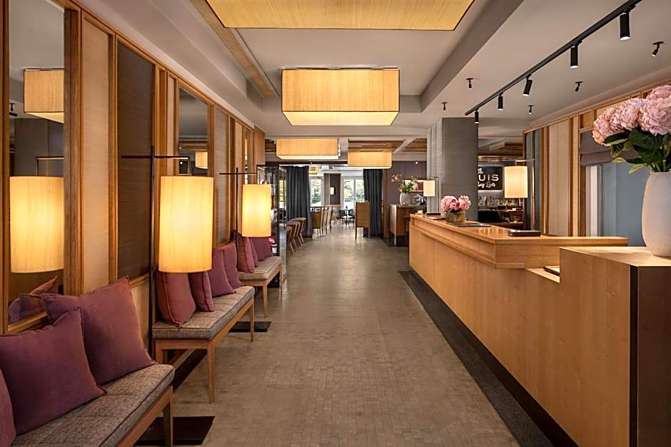 Louis Hotel