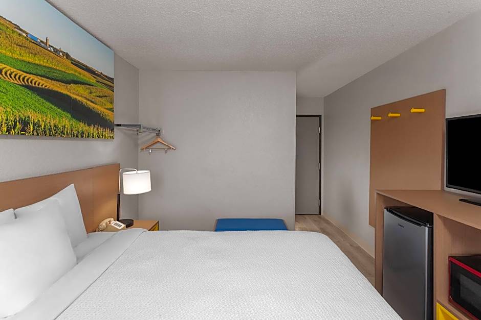 Days Inn by Wyndham Mason City