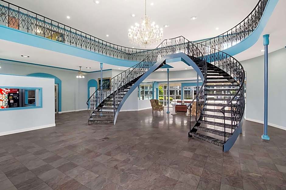 Rodeway Inn Conference Center