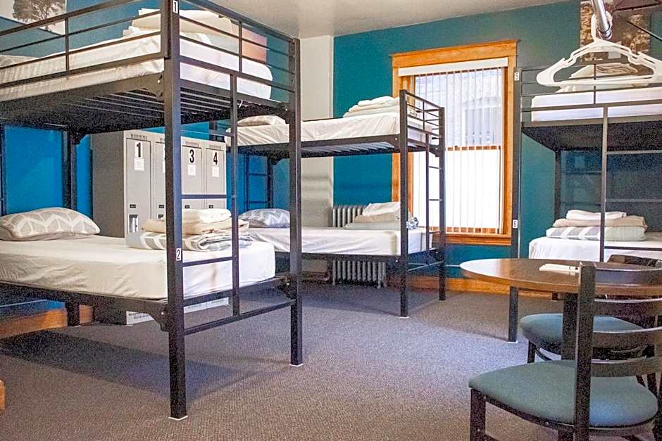 11th Avenue Hostel