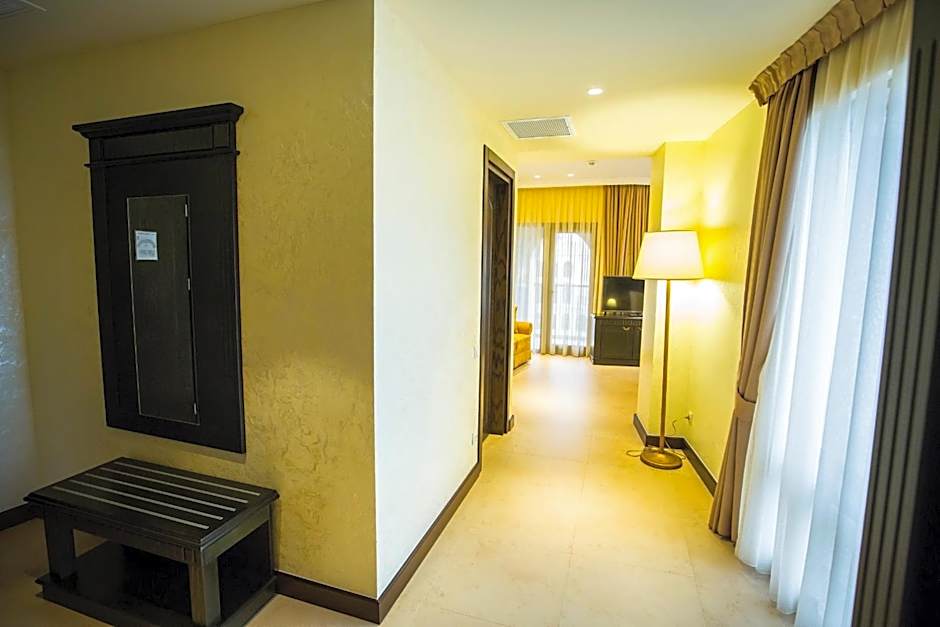 Colosseum Marina Hotel