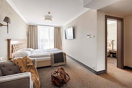 Superior Family Room