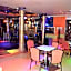 Super Paradise Hotel