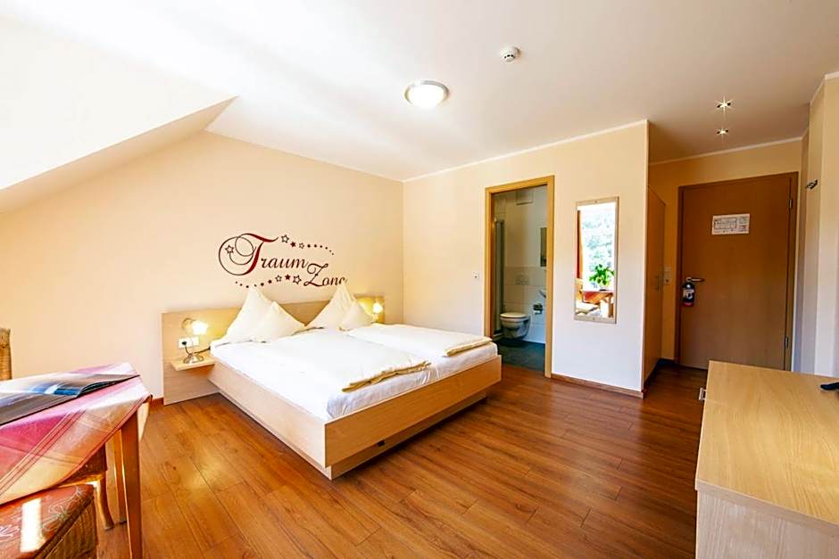 Zdjęcie 1 z 5 — 1 Double Bed or 2 Beds