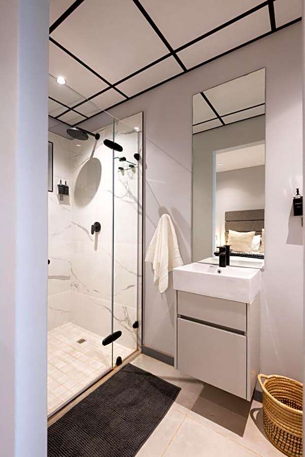 Luxury Bellagio 004 Two Bed with Inverter