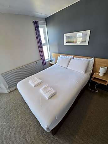 Standard Double Room Ensuite