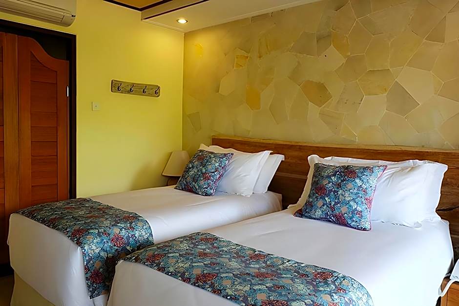 Bombora Medewi Wavelodge
