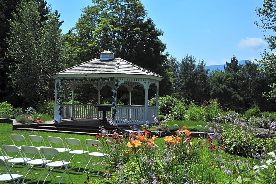 Summit Lodge