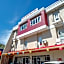 RedDoorz @ Losari Area 2 Makassar