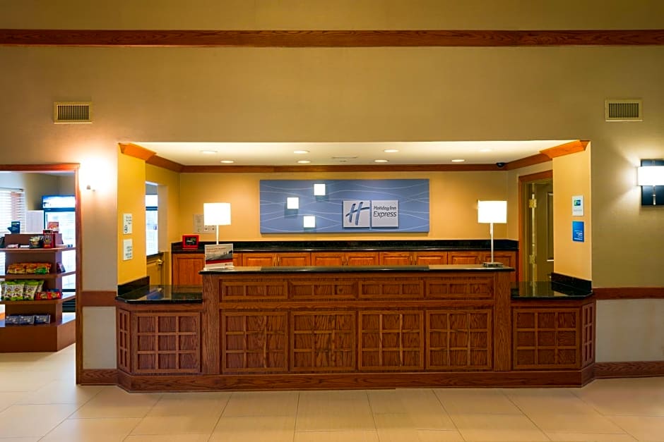 Holiday Inn Express & Suites Chicago West-Roselle