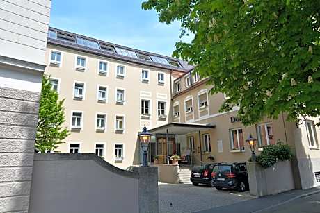 Dom Hotel